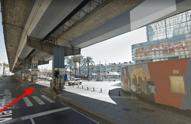 Genova, l'alternativa di piazza Caricamento per i bus turistici
